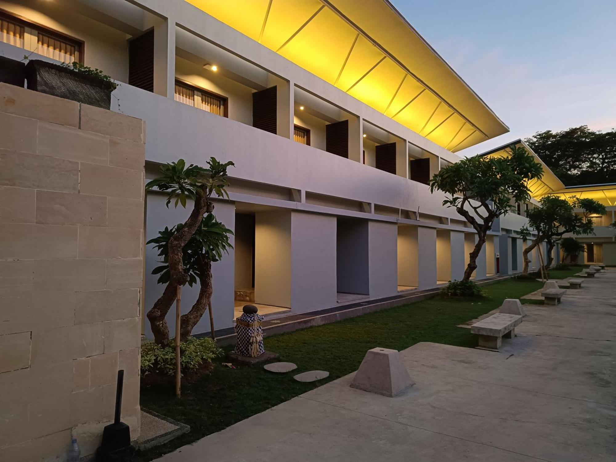 Kuta Living By Kamara Hotel Exterior photo
